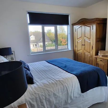 The Willows, Отель типа 